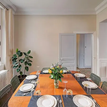 Casa Simone / Bords De Loire